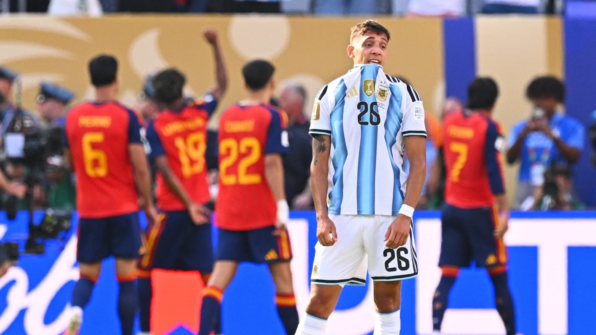 «No queremos más argentinos»: el grito incómodo que empieza a escucharse entre la afición del Atlético