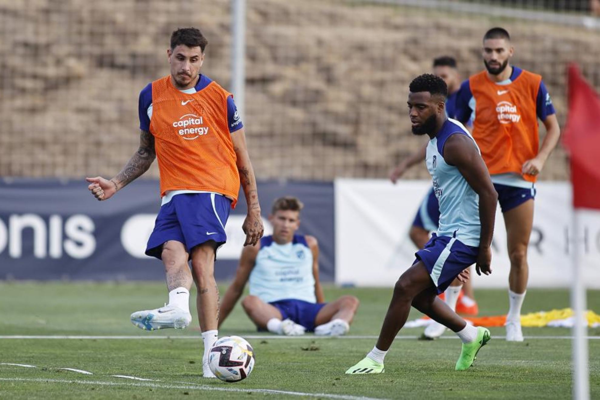 Lemar y Giménez, las dos carpetas más difíciles: el Atlético sigue buscando una salida